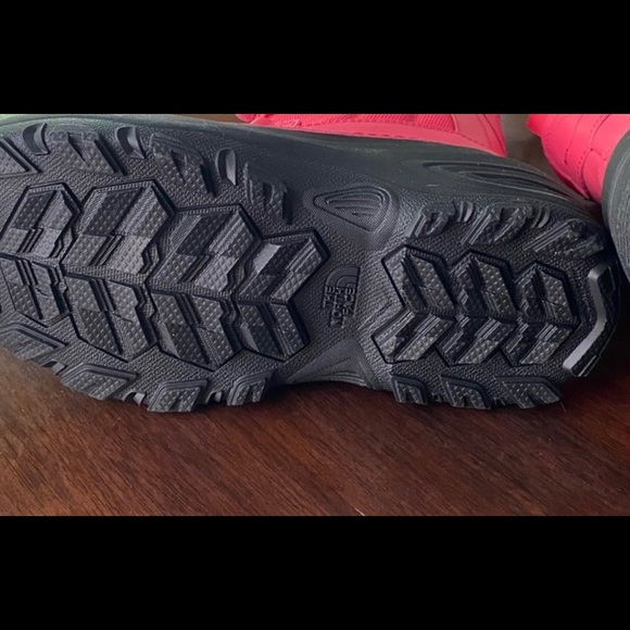 NEW Girl The North Face Alpenglow Pink Snow Boots size 6 - Picture 6 of 6